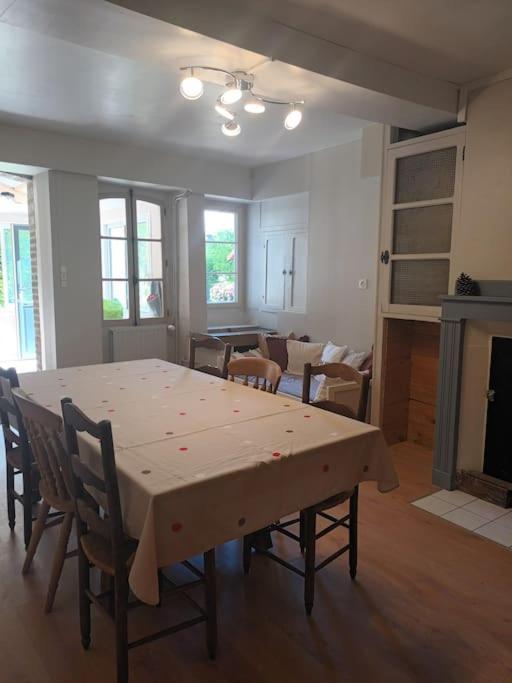 Maison De Campagne Lindry 외부 사진